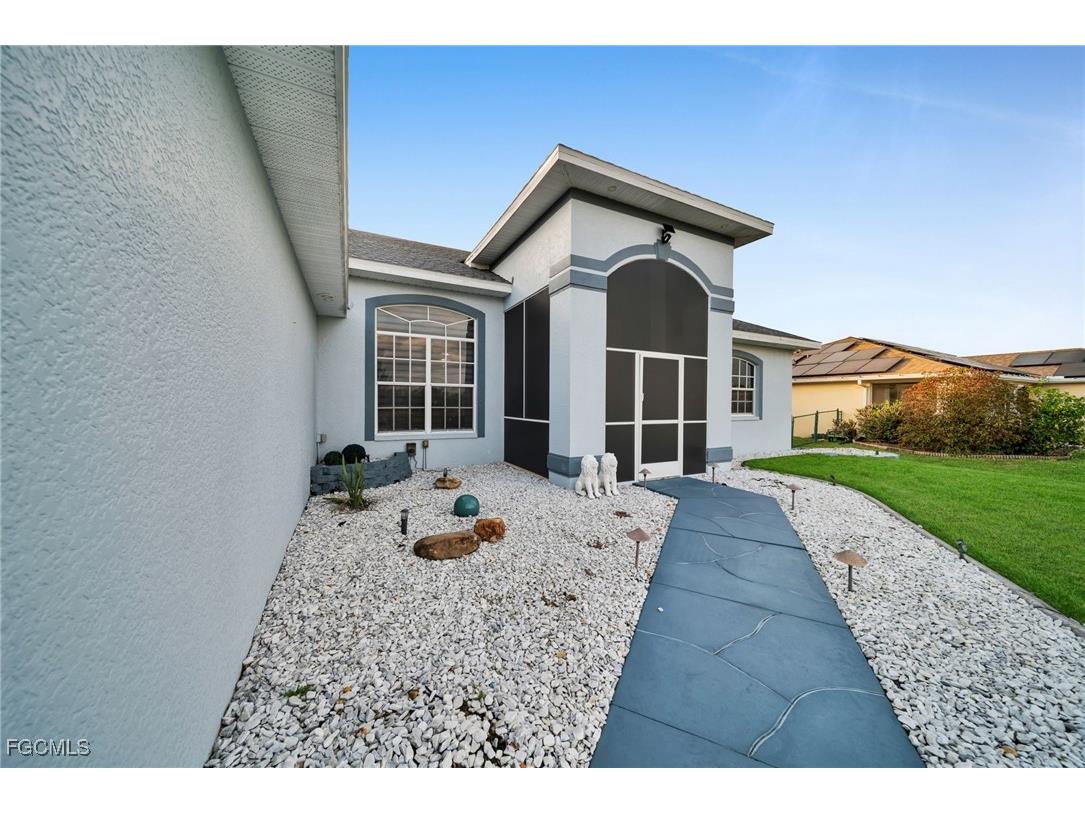 1024 NW 23rd Avenue Cape Coral FL 33993 2025023923 image4