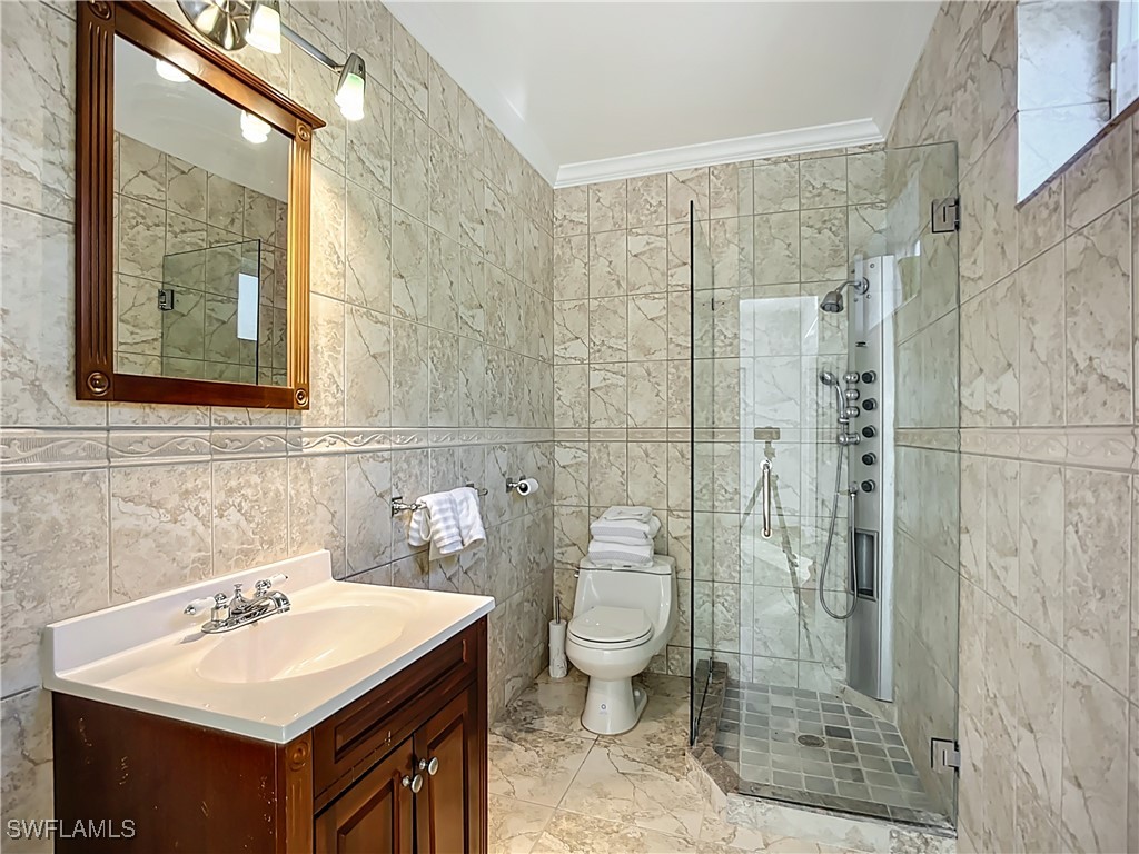 10242 Vanderbilt Drive Naples FL 34108 225075785 image25