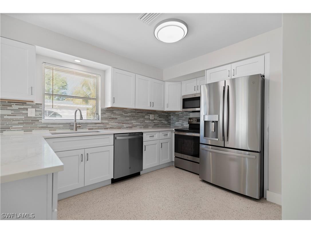 10245 Pennsylvania Avenue Bonita Springs FL 34135 223004426 image1