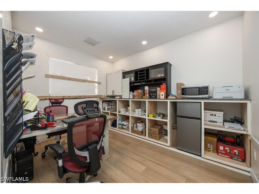 1025 5th Avenue N #B8 Naples FL 34102 226026181 image13