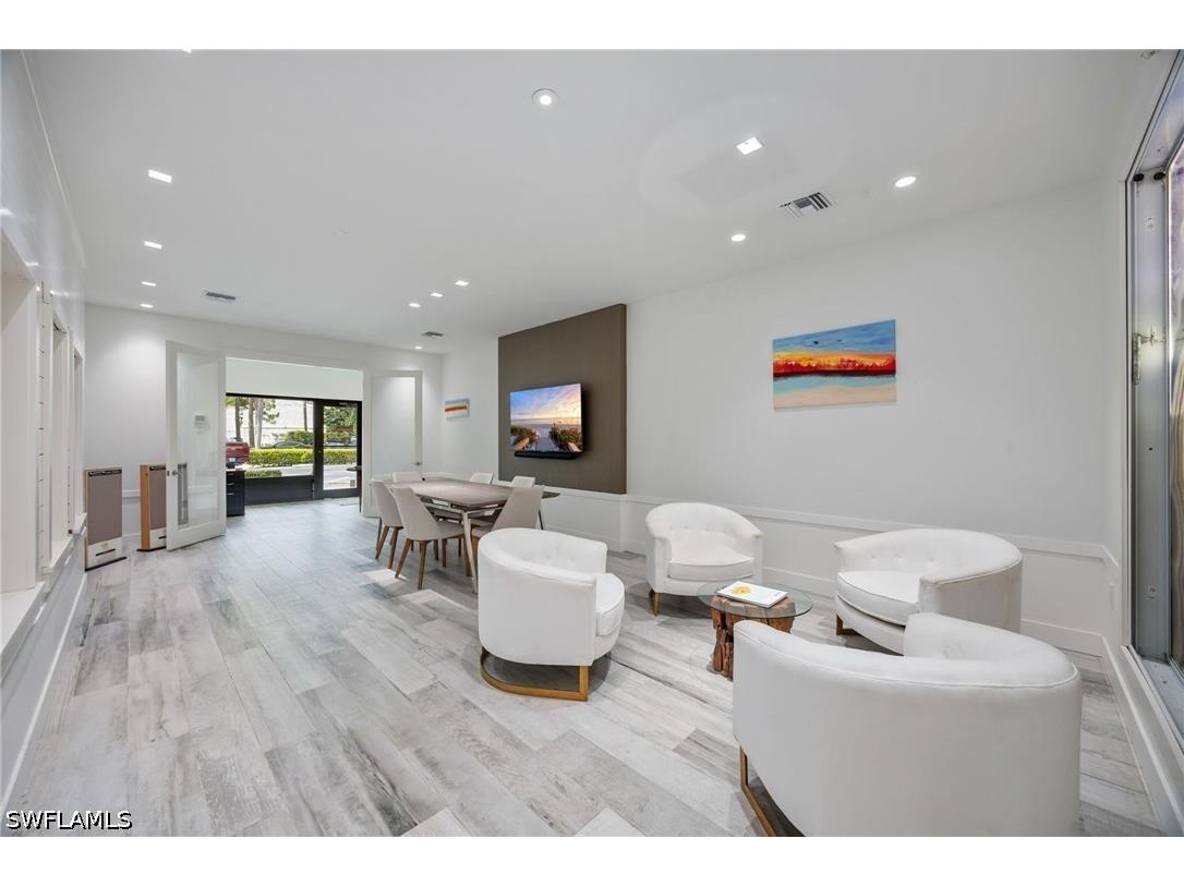 1025 5th Avenue N #B8 Naples FL 34102 226026181 image4