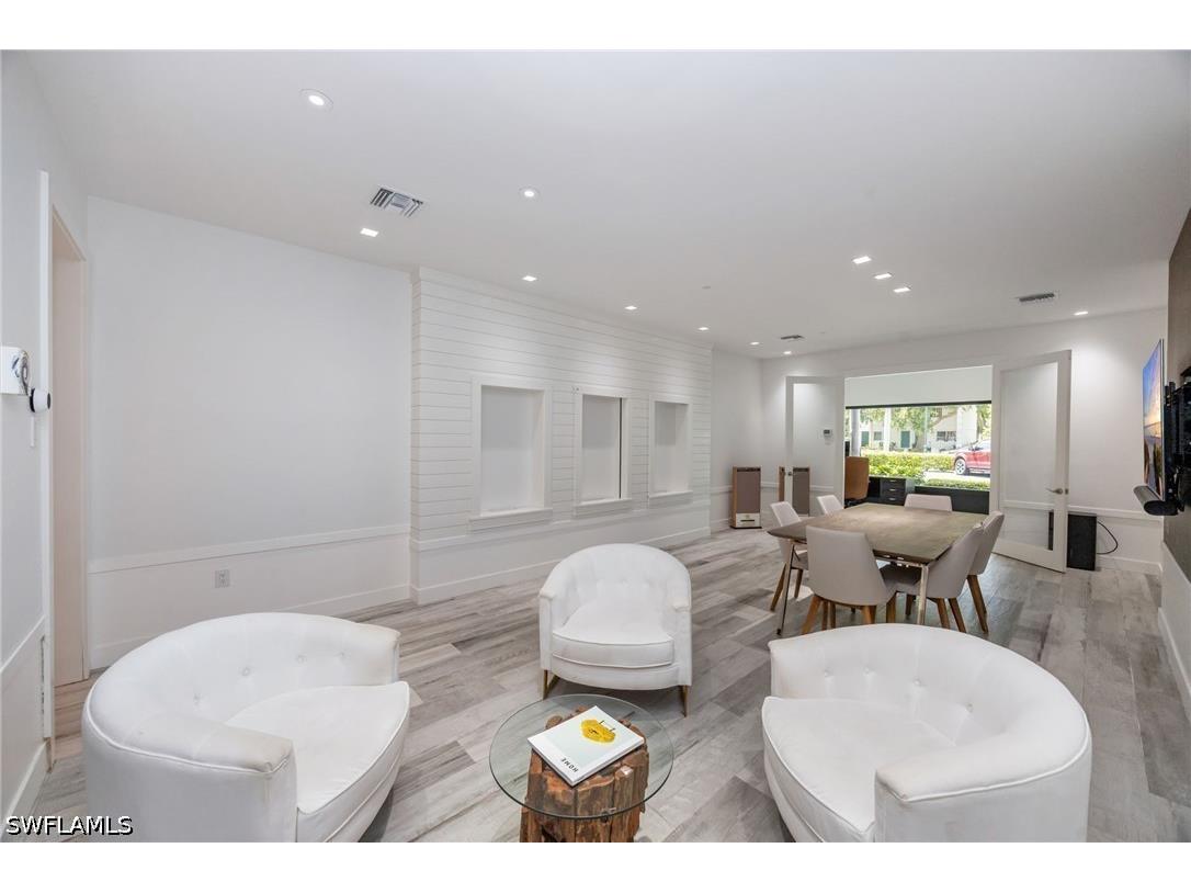1025 5th Avenue N #B8 Naples FL 34102 226026181 image5