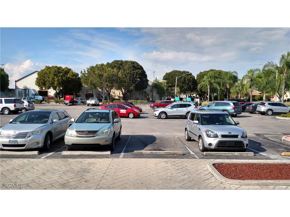 1025 Cape Coral Parkway E Cape Coral FL 33904 2025011891 image11