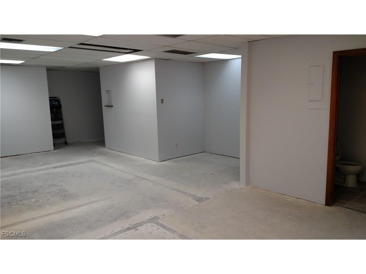 1025 Cape Coral Parkway E Cape Coral FL 33904 2025011891 image8