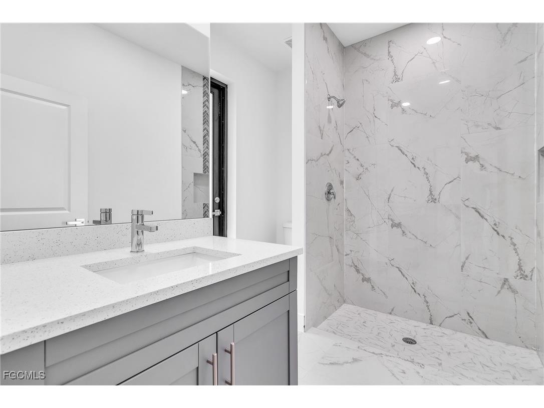 1025 Gladys Street Lehigh Acres FL 33974 2025004019 image23