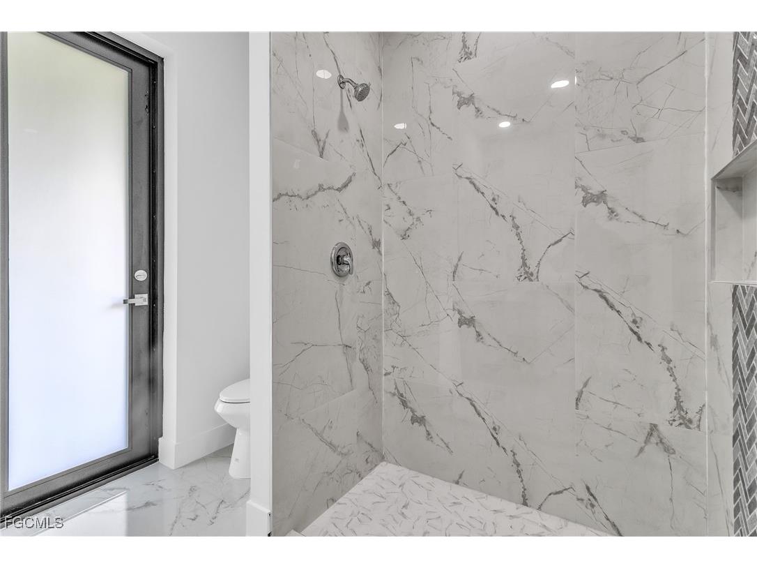 1025 Gladys Street Lehigh Acres FL 33974 2025004019 image24