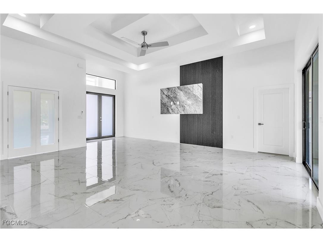 1025 Gladys Street Lehigh Acres FL 33974 2025004019 image3