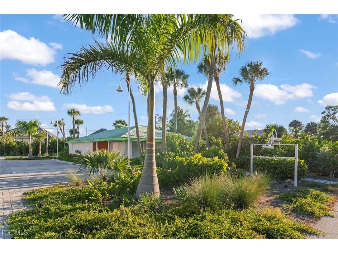 1025 Periwinkle Way Sanibel FL 33957 2025015749 image1