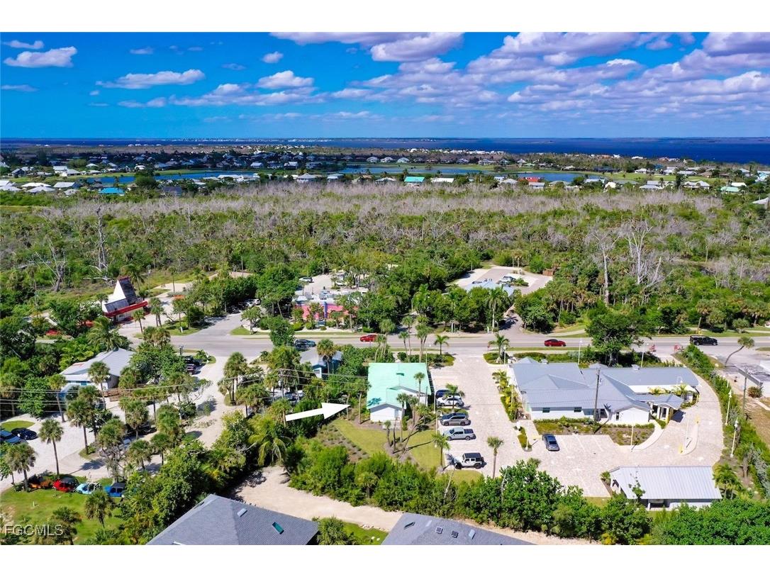 1025 Periwinkle Way Sanibel FL 33957 2025015749 image10