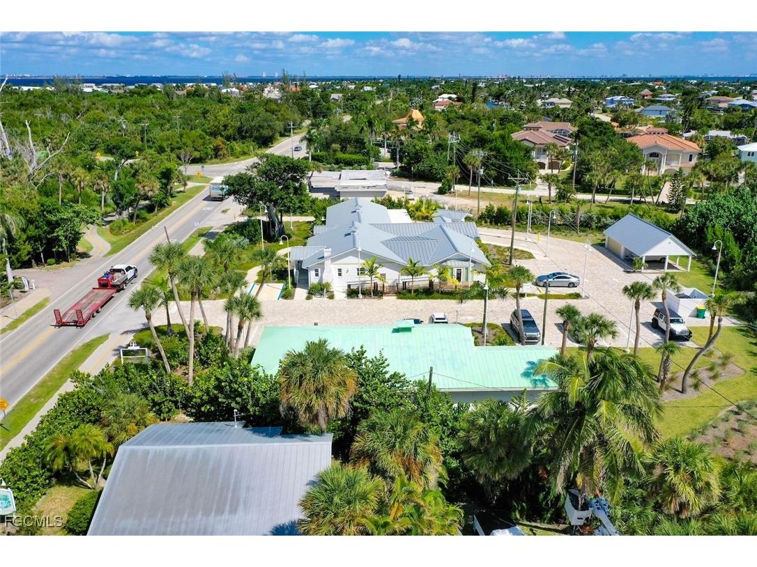 1025 Periwinkle Way Sanibel FL 33957 2025015749 image6