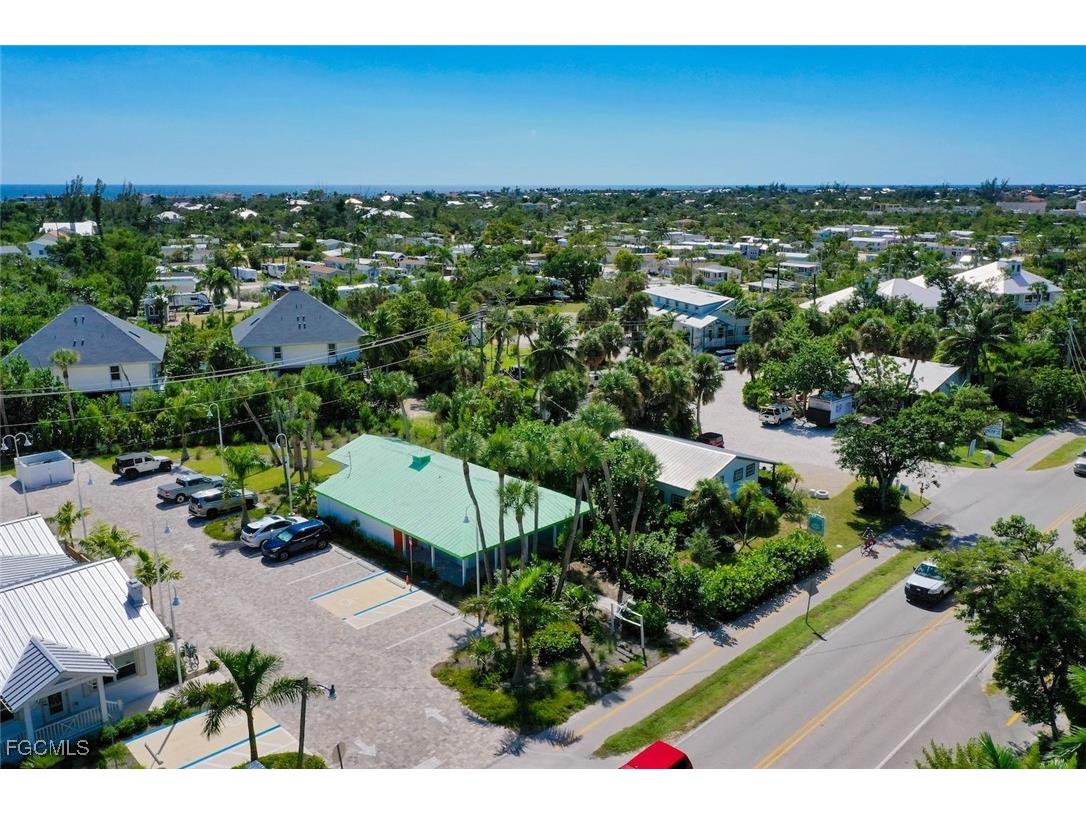 1025 Periwinkle Way Sanibel FL 33957 2025015749 image7