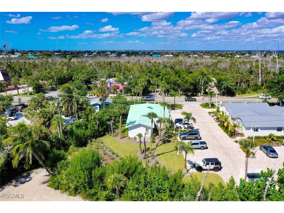 1025 Periwinkle Way Sanibel FL 33957 2025015749 image8