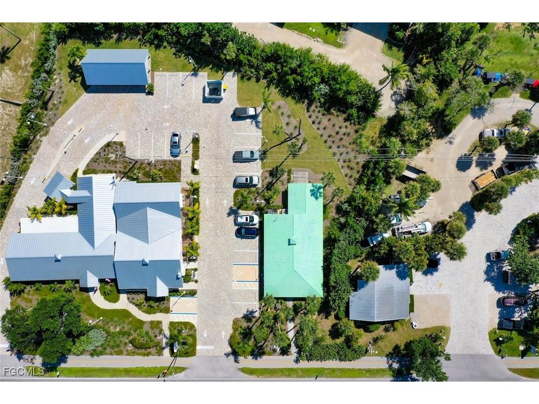 1025 Periwinkle Way Sanibel FL 33957 2025015749 image9