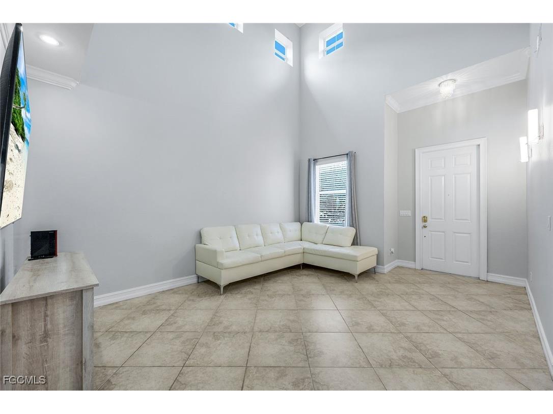 10253 S Silver Palm Drive Estero FL 33928 2025016413 image4