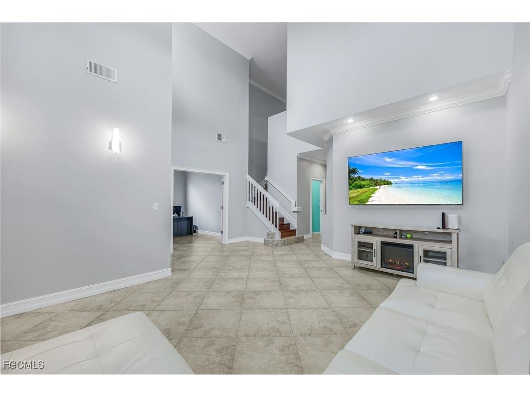 10253 S Silver Palm Drive Estero FL 33928 2025016413 image5