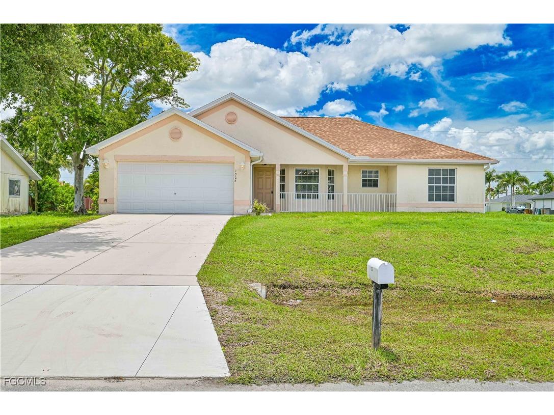 1026 NE 3rd Avenue Cape Coral FL 33909 2025002406 image1