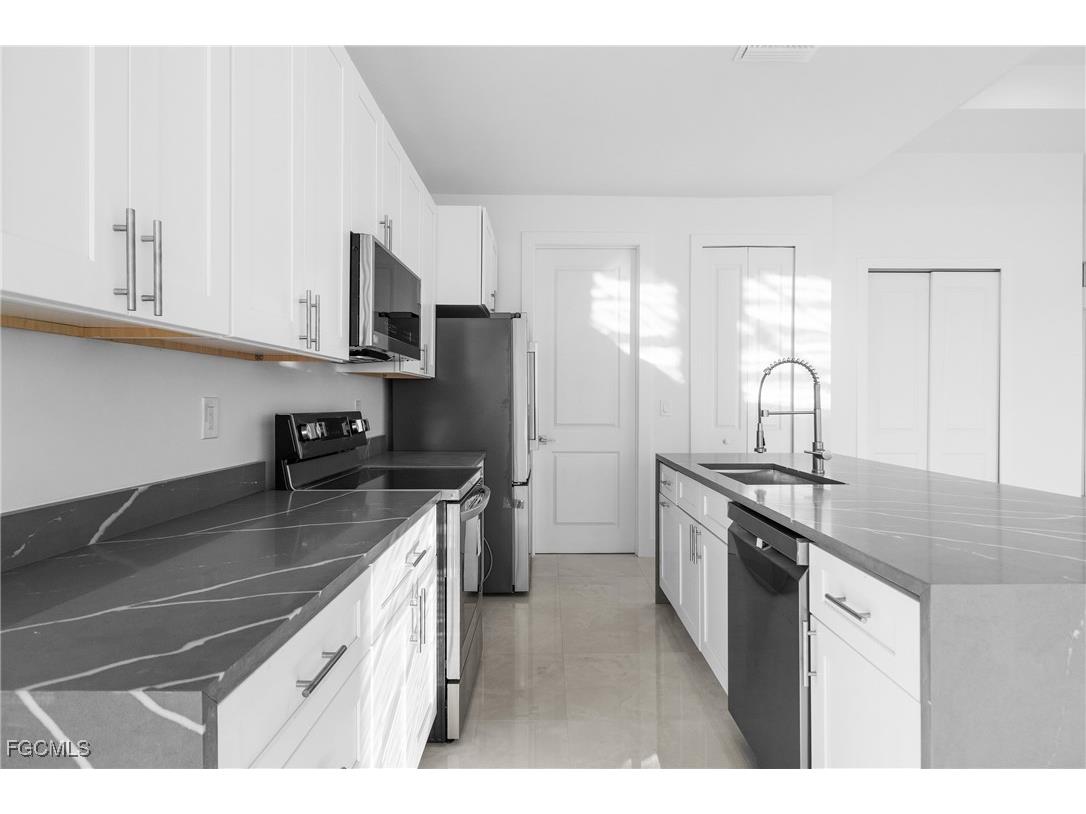 1026 Nelson Road N Cape Coral FL 33993 2025005728 image14