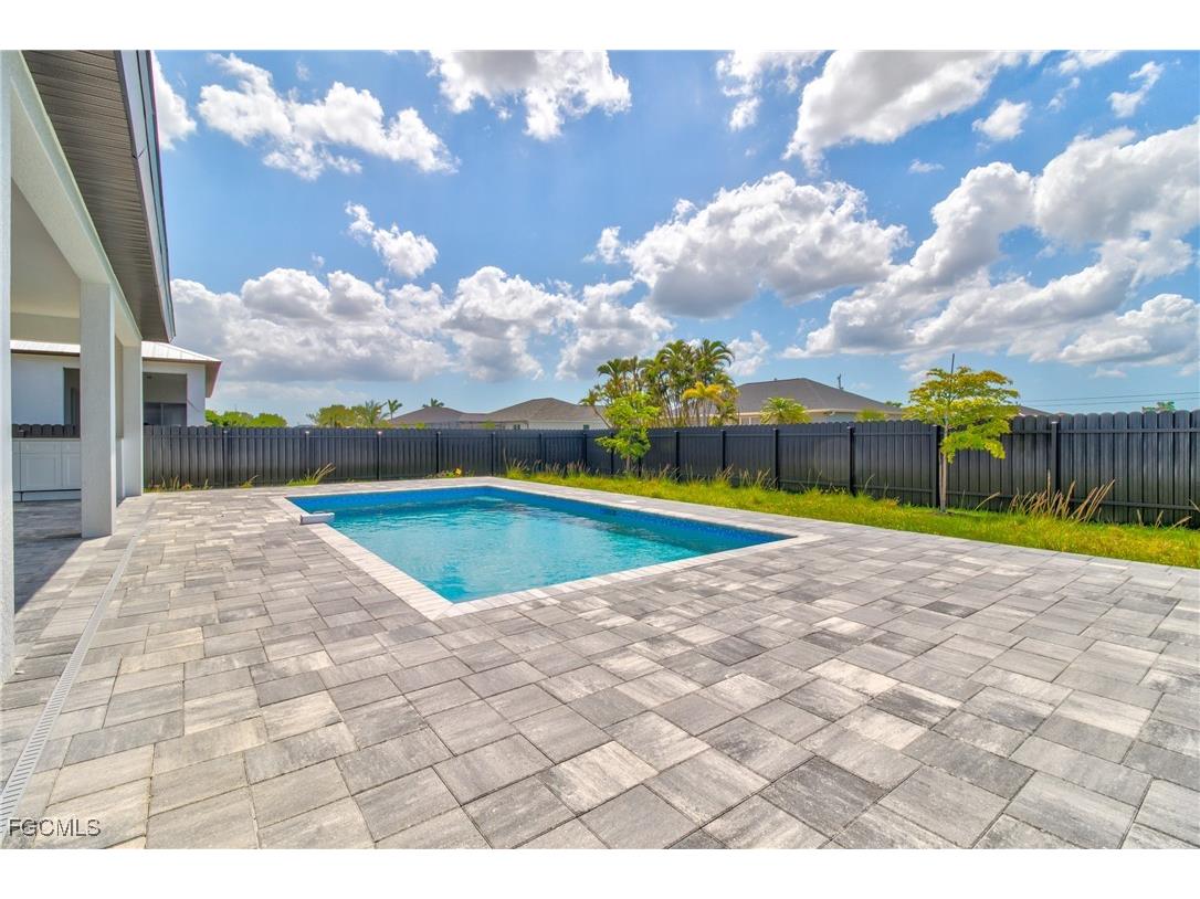 1026 Nelson Road N Cape Coral FL 33993 2025005728 image38