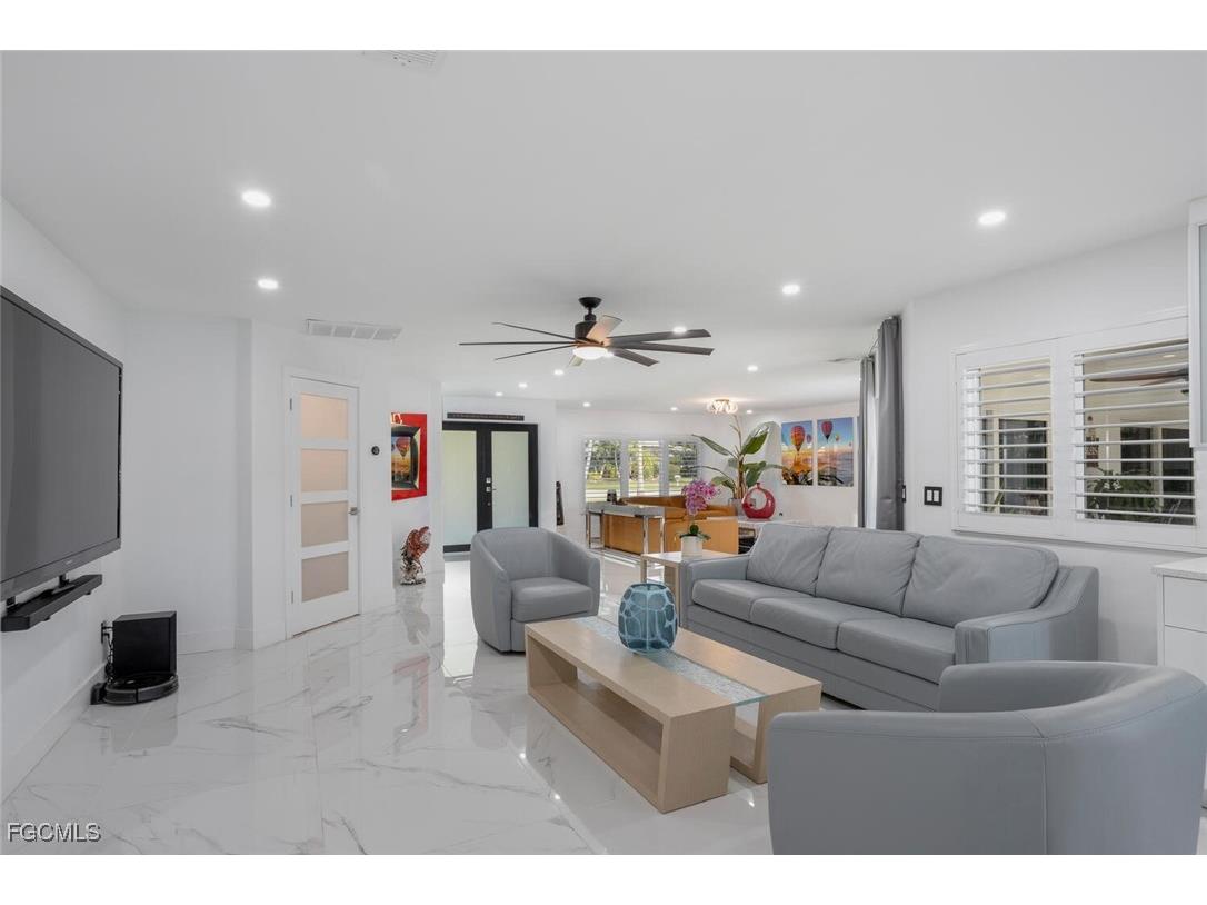 1026 S Town And River Drive Fort Myers FL 33919 2025021435 image5