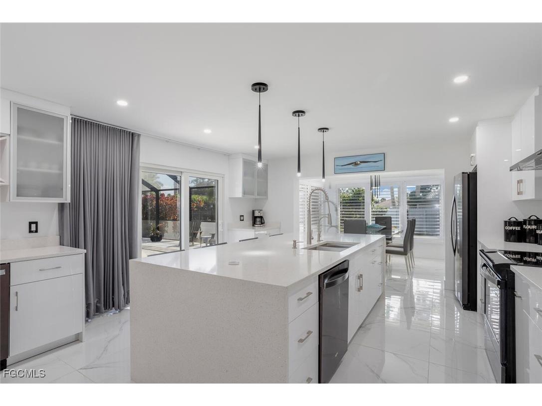 1026 S Town And River Drive Fort Myers FL 33919 2025021435 image6