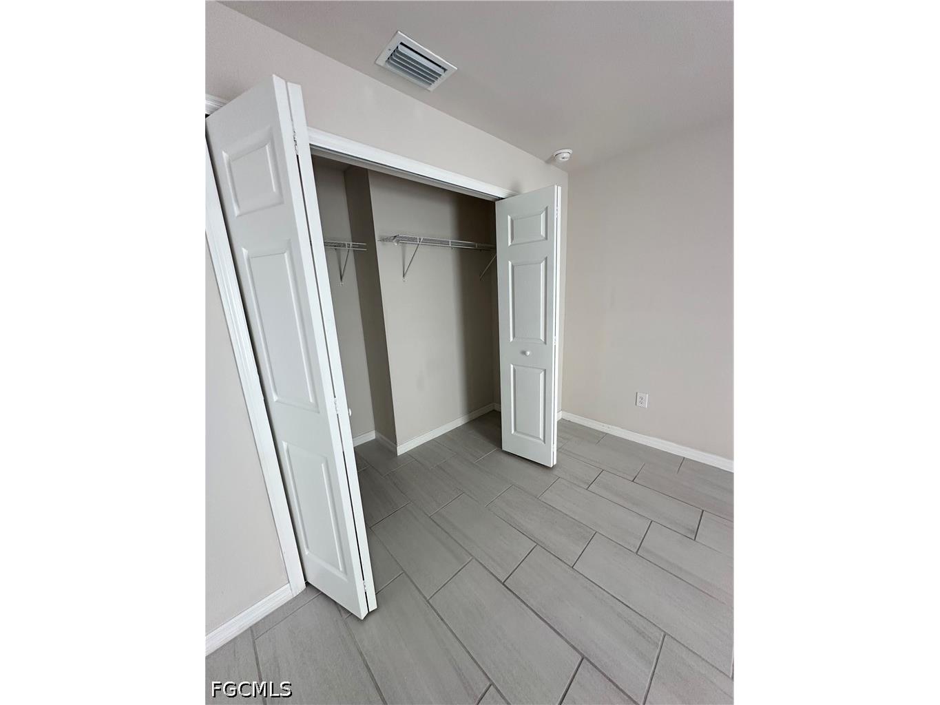 1027 Andalusia Boulevard Cape Coral FL 33909 2026024922 image5