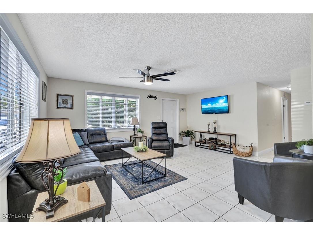 1027 Coconut Circle W Naples FL 34104 224071894 image1