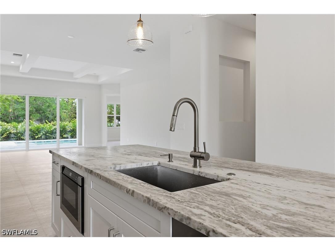 1027 Frank Whiteman Boulevard Naples FL 34103 226014702 image7