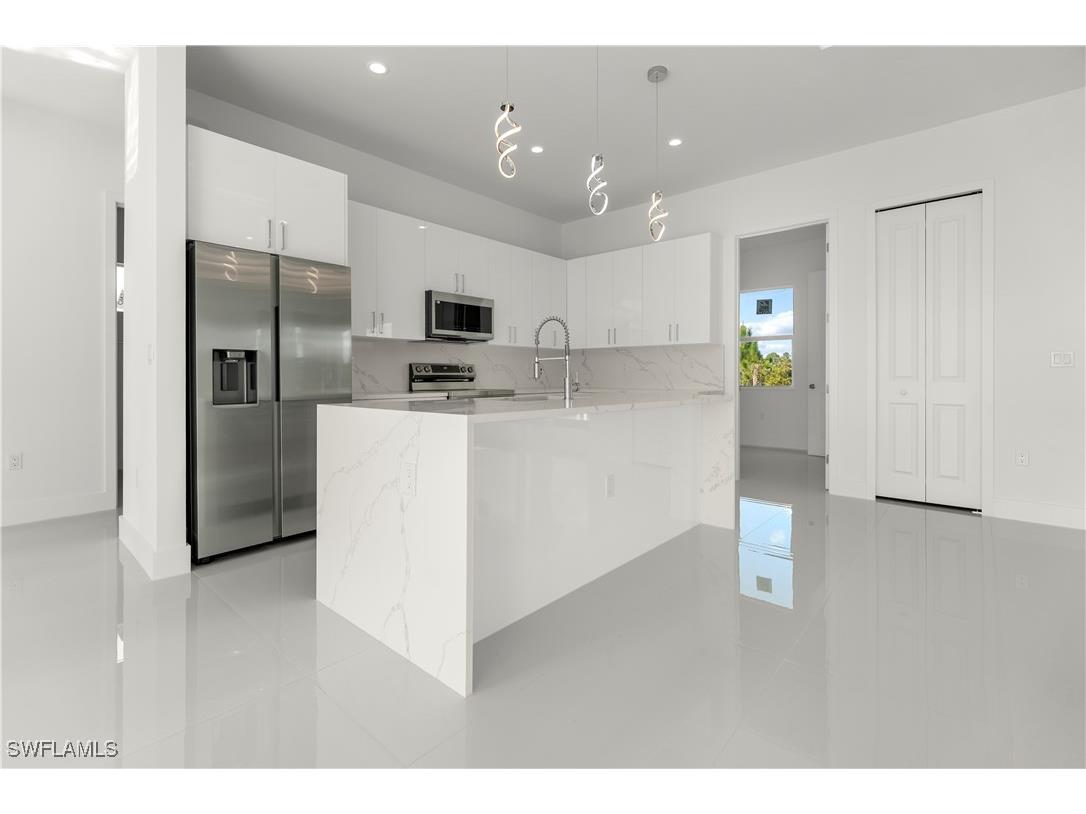 1027 Kirkwood Street Lehigh Acres FL 33974 225079557 image2