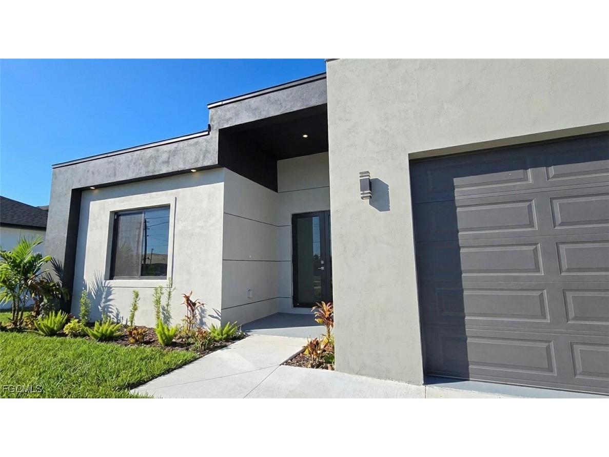 1027 Kismet Parkway W Cape Coral FL 33993 2026003917 image2