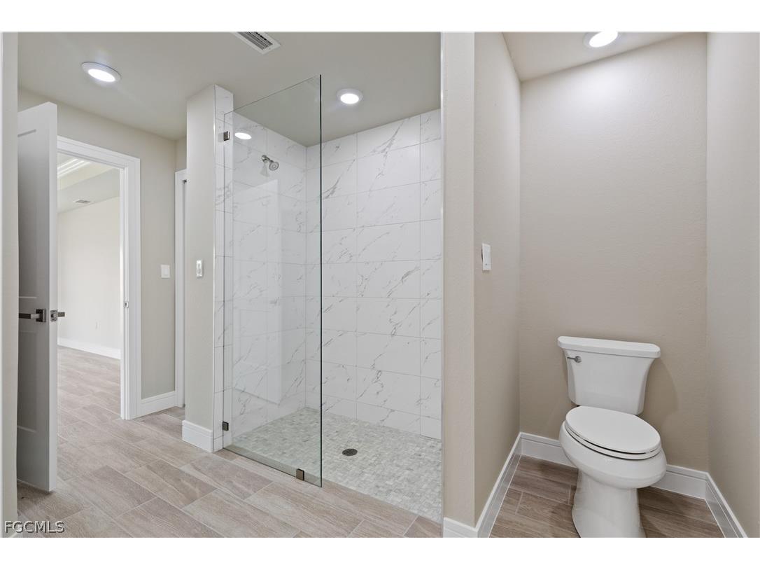 1027 NW 19th Street Cape Coral FL 33993 2026010468 image38