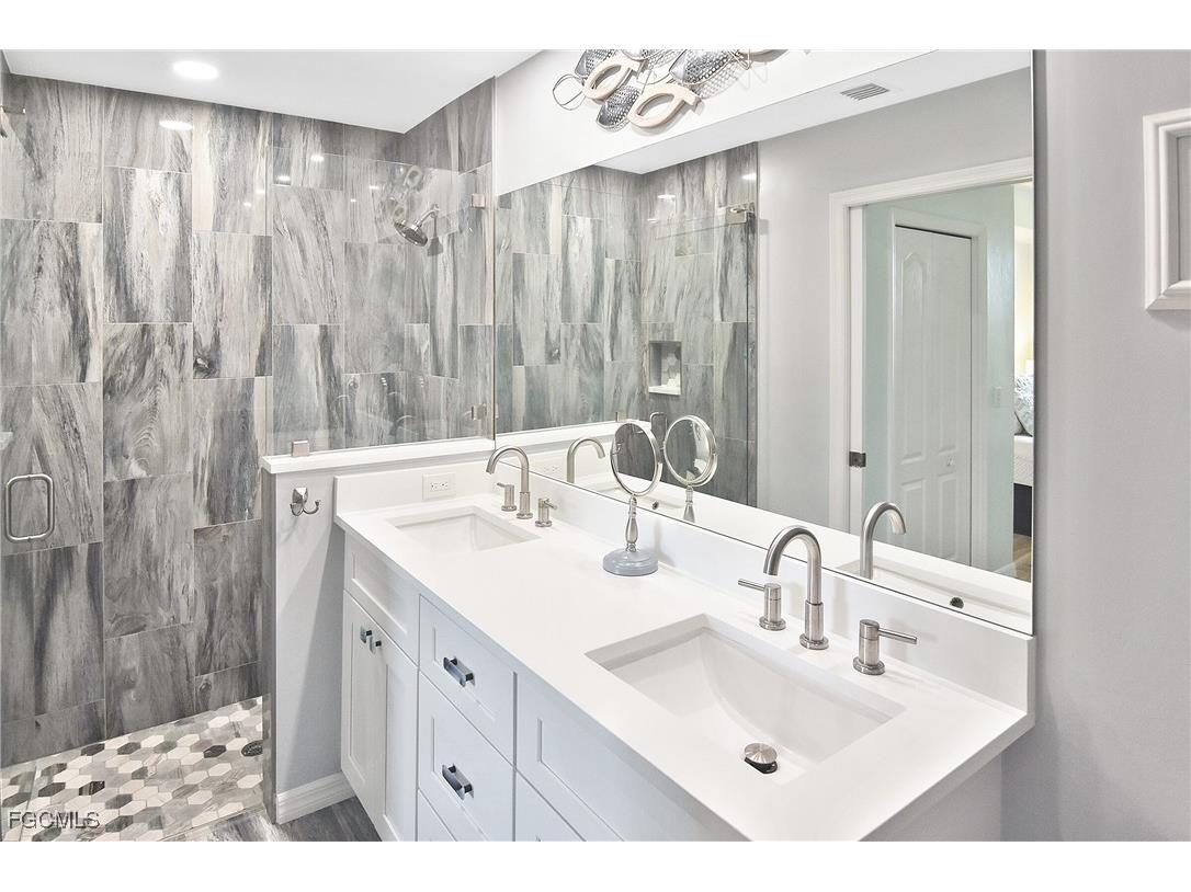 10275 Bismark Palm Way #1111 Fort Myers FL 33966 2026002243 image5