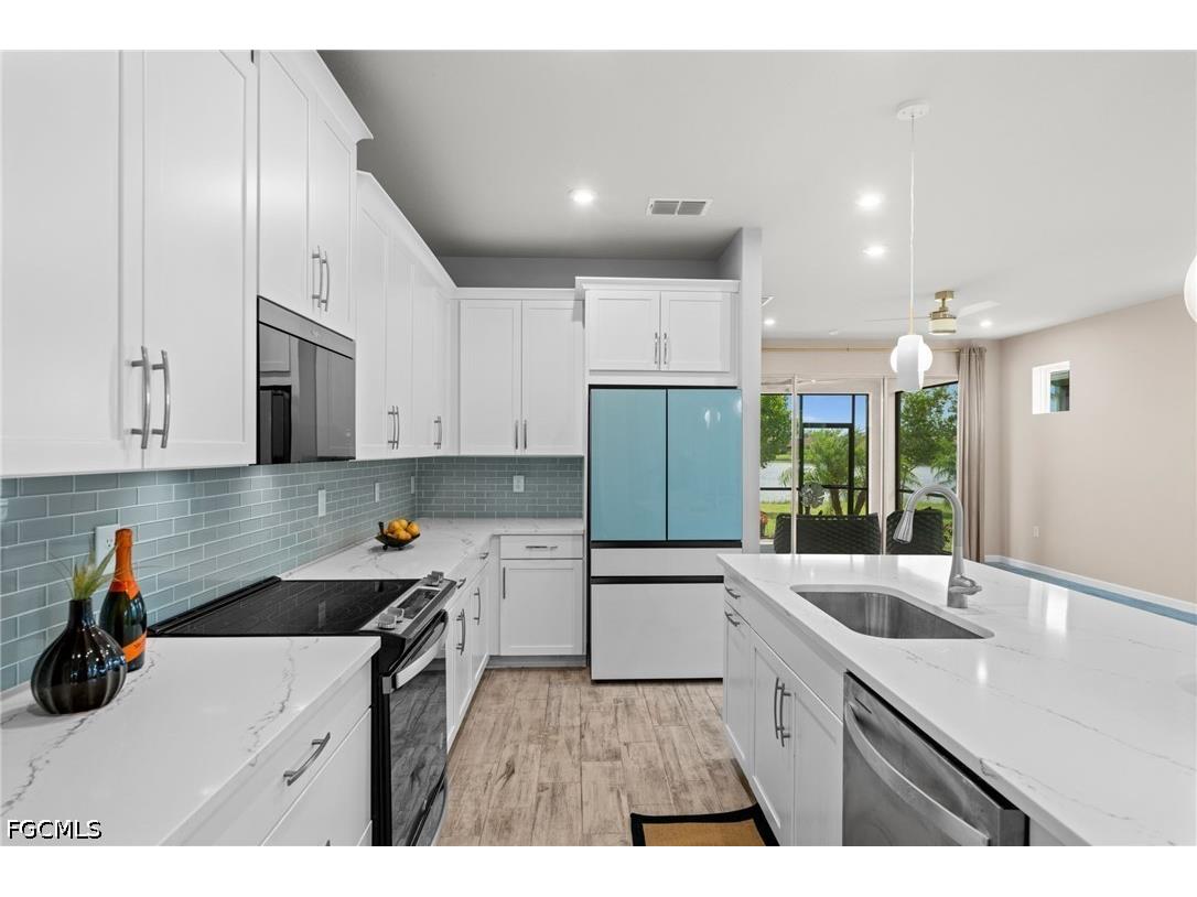 10288 Bonavie Cove Drive Fort Myers FL 33966 2026028657 image1