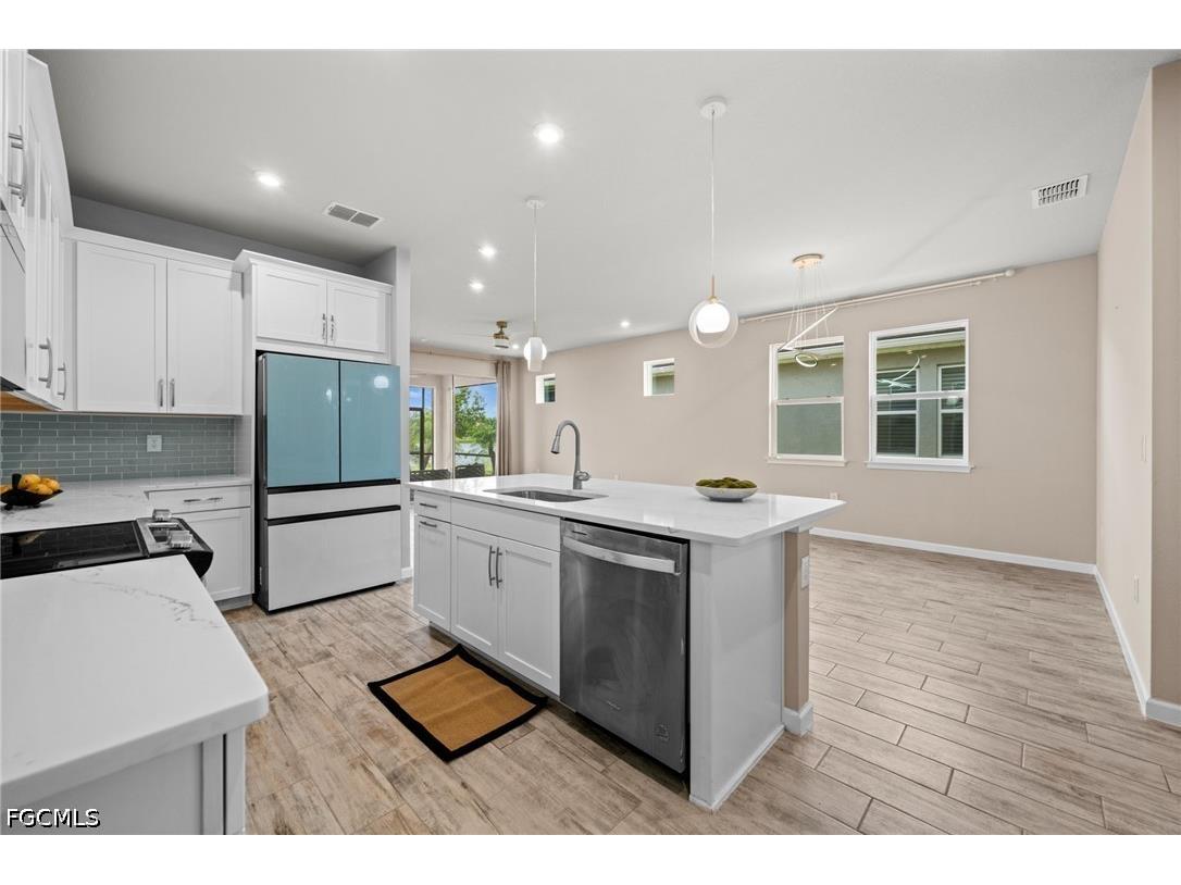 10288 Bonavie Cove Drive Fort Myers FL 33966 2026028657 image2