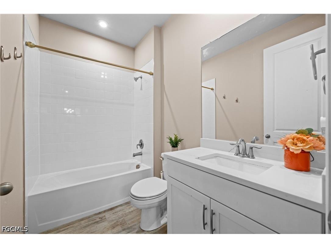 10288 Bonavie Cove Drive Fort Myers FL 33966 2026028657 image23