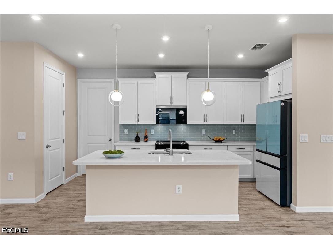 10288 Bonavie Cove Drive Fort Myers FL 33966 2026028657 image3
