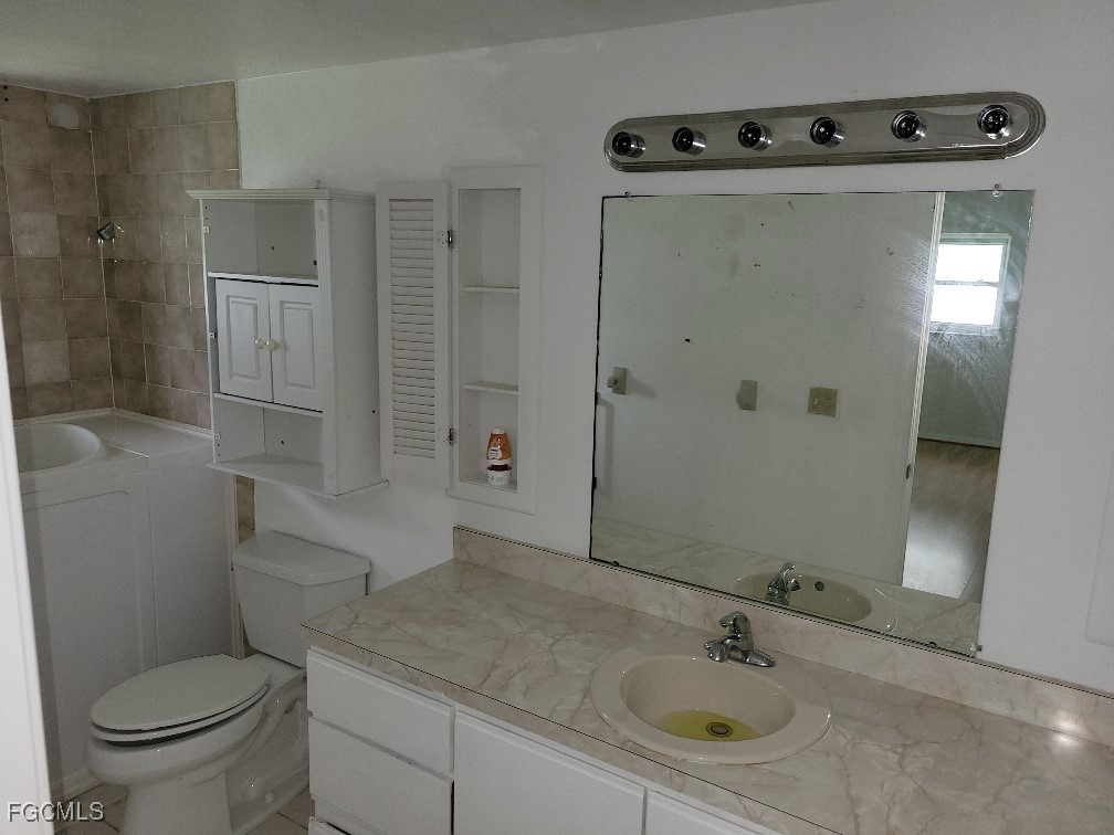 1029 NE Van Loon Lane Cape Coral FL 33909 2025007823 image7