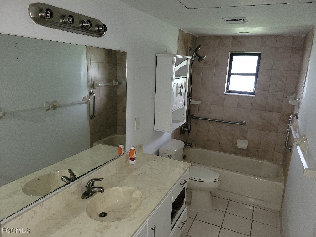 1029 NE Van Loon Lane Cape Coral FL 33909 2025007823 image8