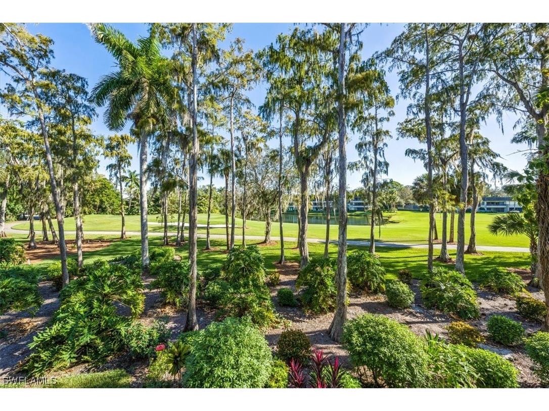 103 Clubhouse Lane #283 Naples FL 34105 223082049 image1