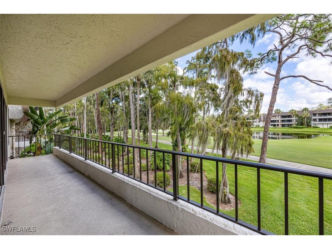 103 Clubhouse Lane #285 Naples FL 34105 225076136 image1