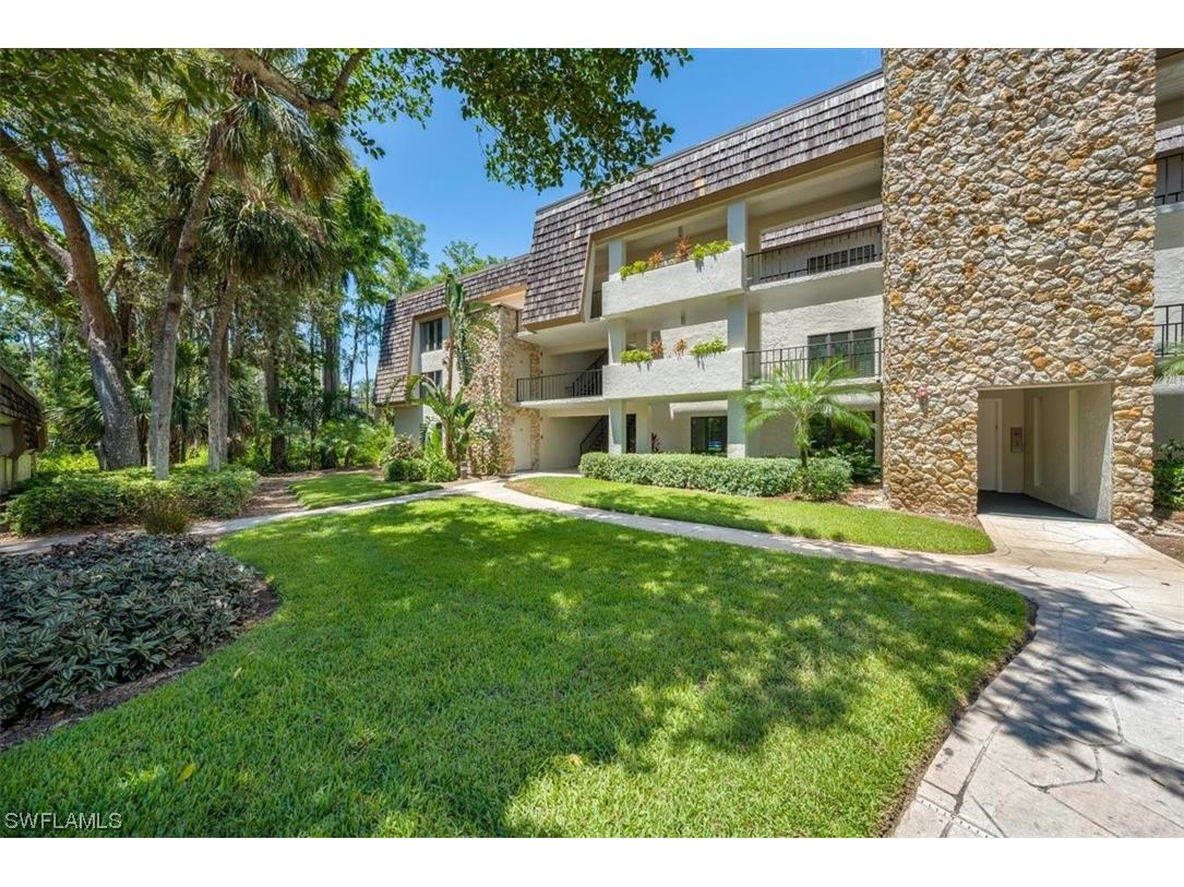 103 Clubhouse Lane #B-382 Naples FL 34105 223039934 image1