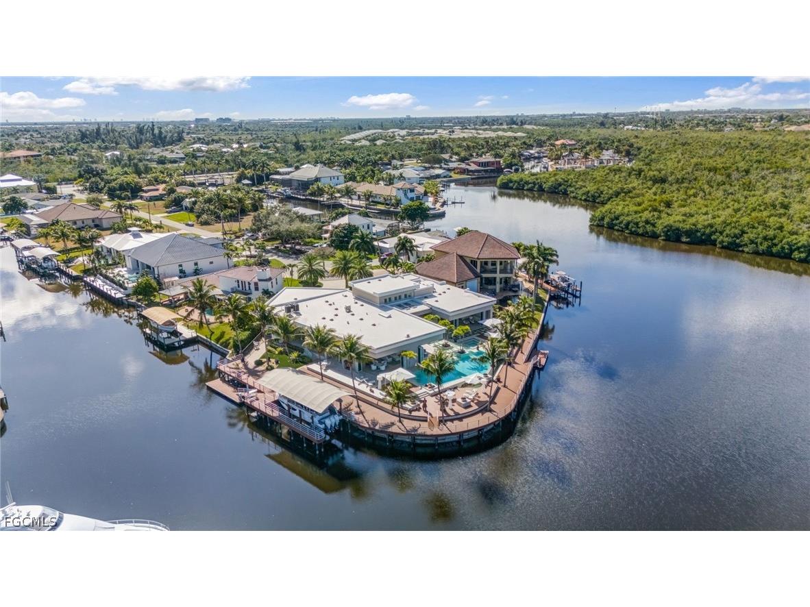 103 Montrose Drive Fort Myers FL 33919 2026000187 image5