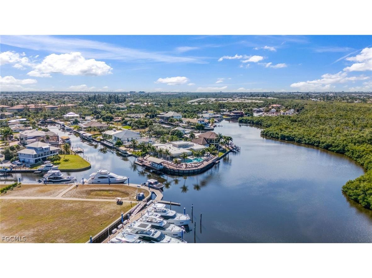 103 Montrose Drive Fort Myers FL 33919 2026000187 image7
