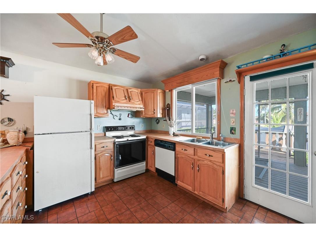 103 Tahiti Circle Naples FL 34113 225029037 image12
