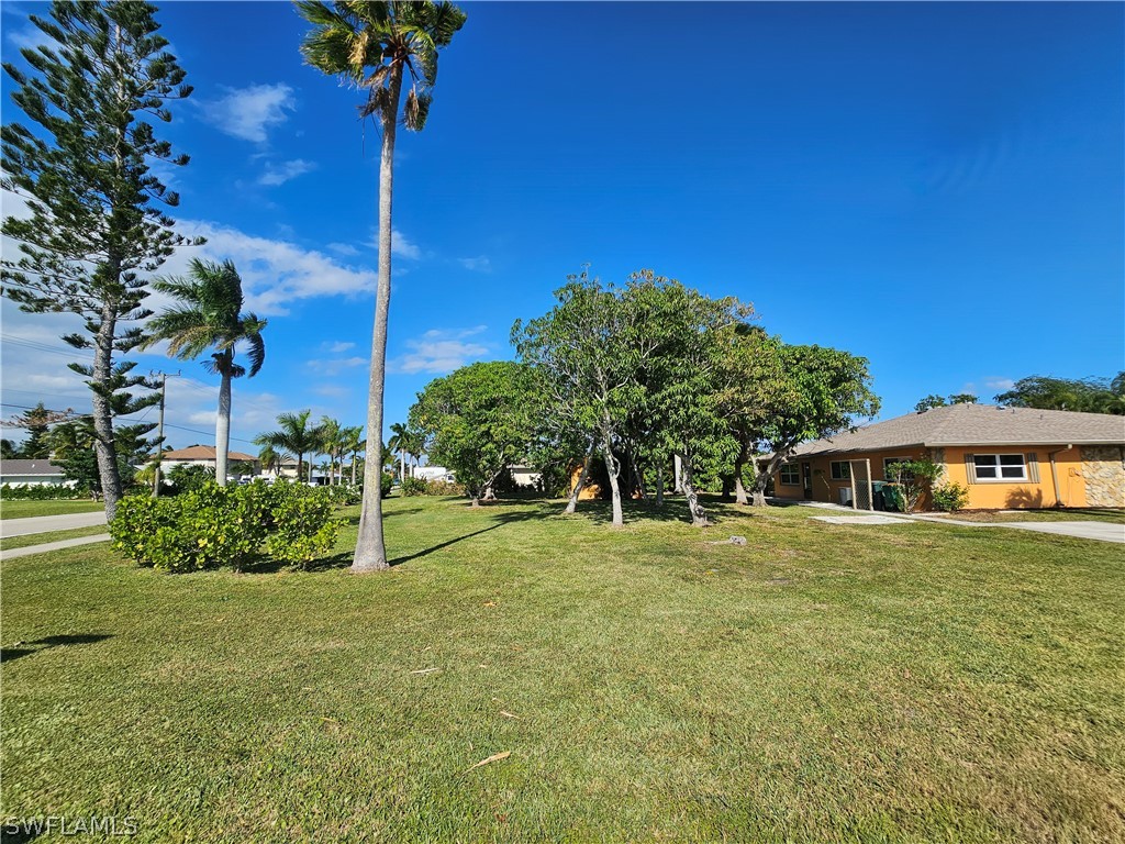 103 Tahiti Street Naples FL 34113 224046127 image1