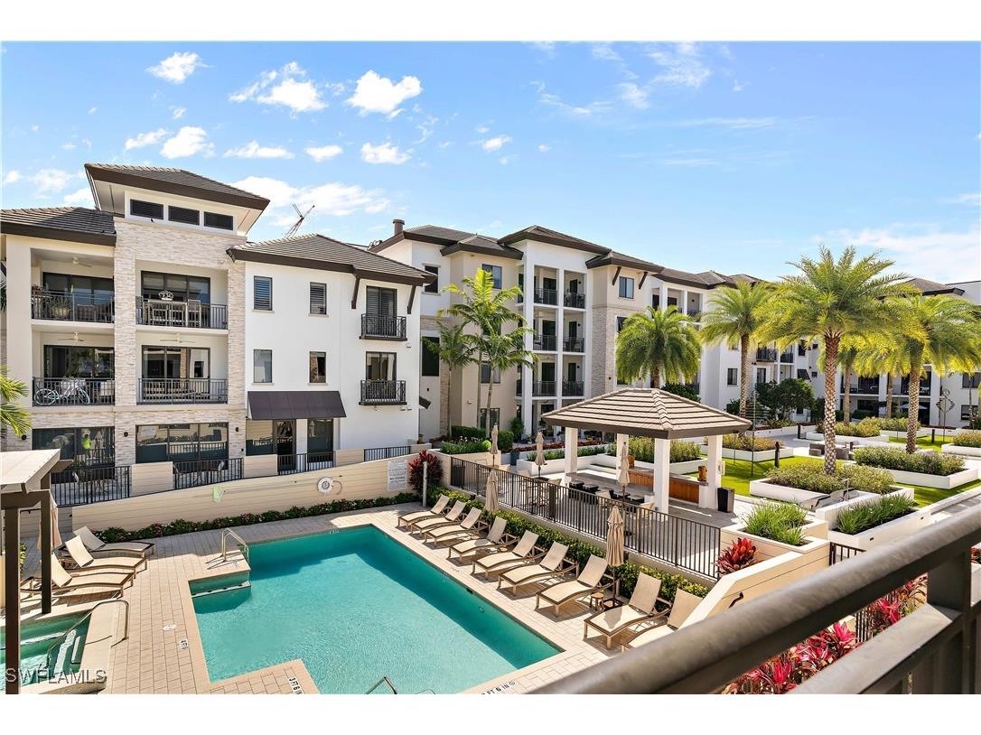 1030 3rd Avenue S #302 Naples FL 34102 226005207 image1