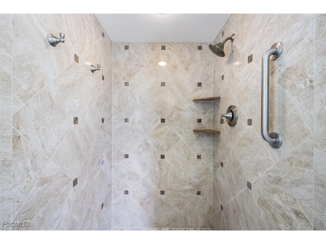 1030 Aqua Lane Fort Myers FL 33919 2026004812 image18