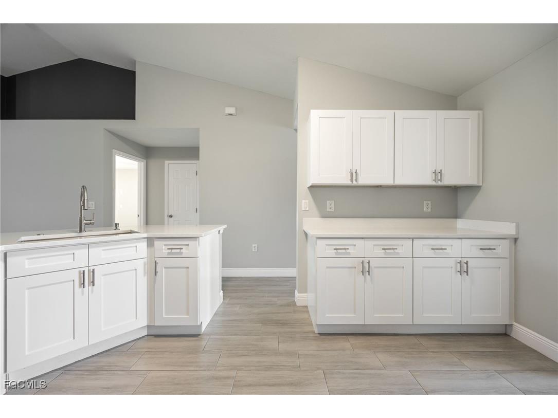 1030 NE 2nd Place Cape Coral FL 33909 2025011026 image11