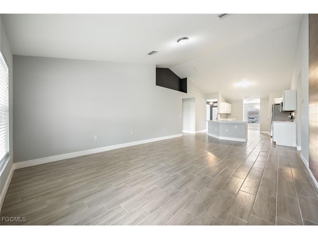 1030 NE 2nd Place Cape Coral FL 33909 2025011026 image18