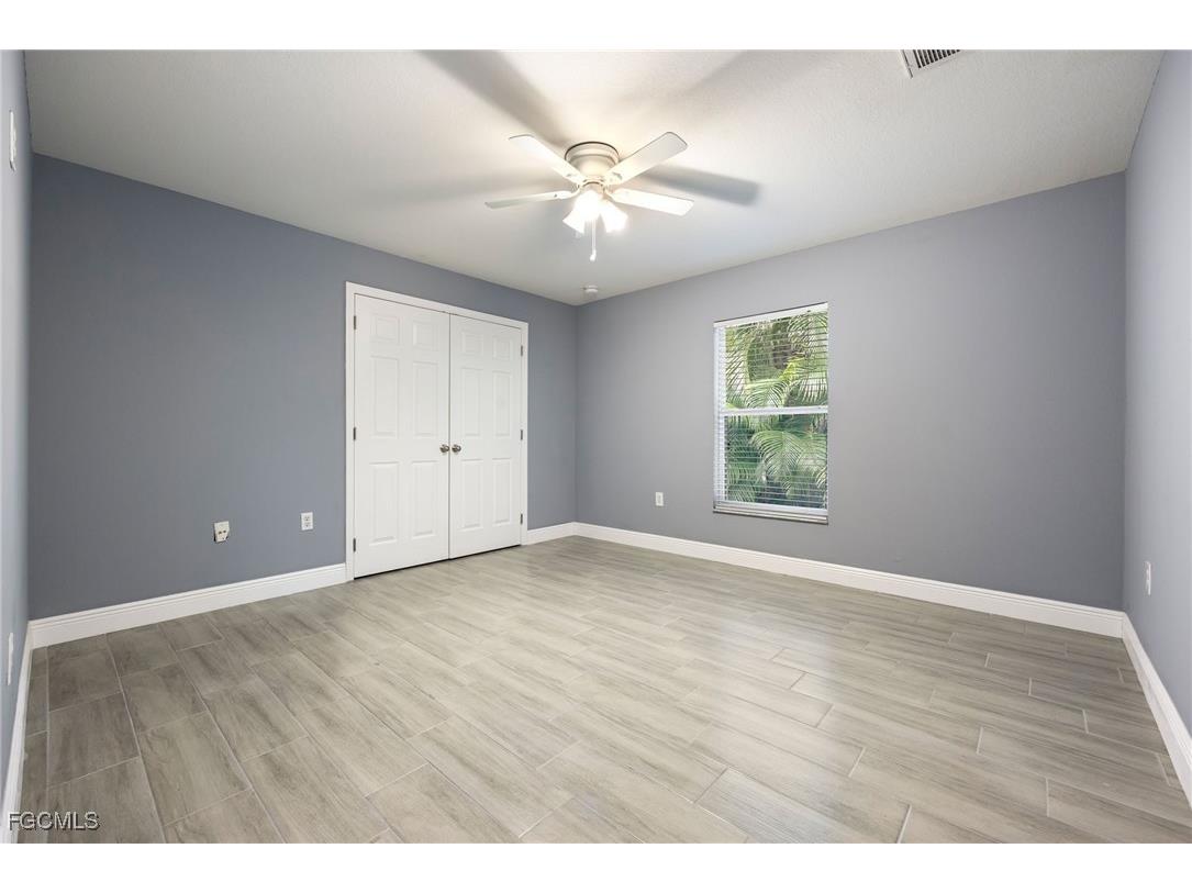 1030 NE 2nd Place Cape Coral FL 33909 2025011026 image20