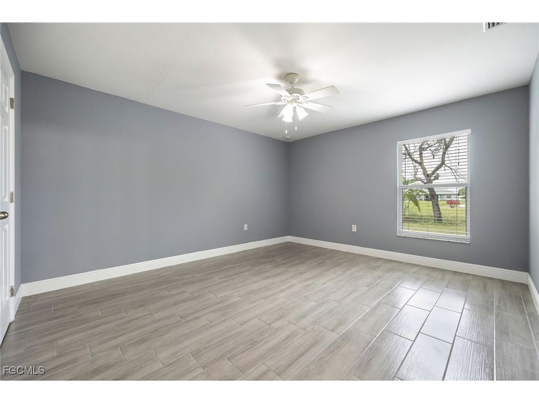 1030 NE 2nd Place Cape Coral FL 33909 2025011026 image22
